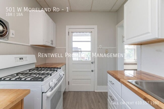 Building Photo - 501 W Moreland Rd