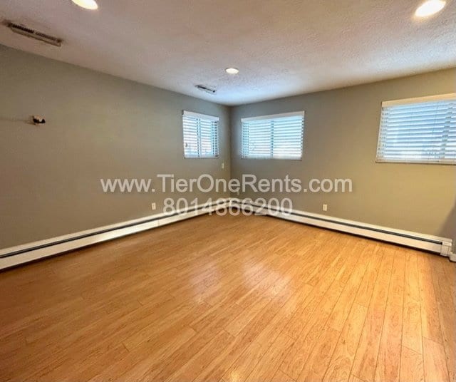 Building Photo - This property offers a NO DEPOSIT option available for qualified renters!