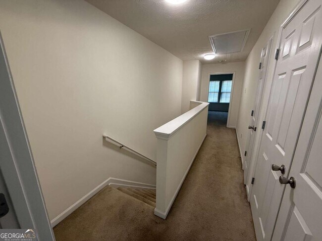 Building Photo - 2729 Heathrow Dr