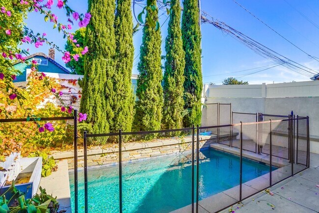 Building Photo - Beautiful 4 Bed/4 Bath Family Home w/pool - Upcoming and available at the end of April!