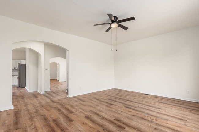 Building Photo - 865 Old Leonard Ave