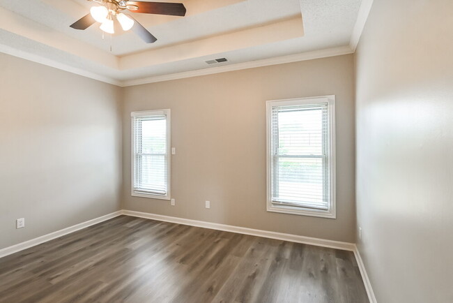 Building Photo - 4463 Whispering Bend Dr