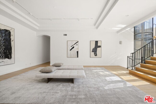 Building Photo - 1939 Stradella Rd