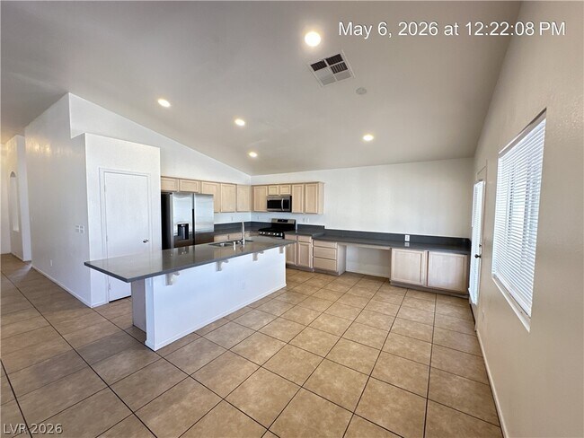 Building Photo - 916 Melic Way