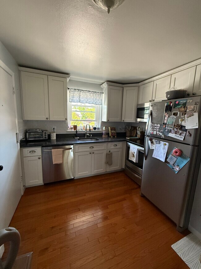 Building Photo - 70 Carroll Ave