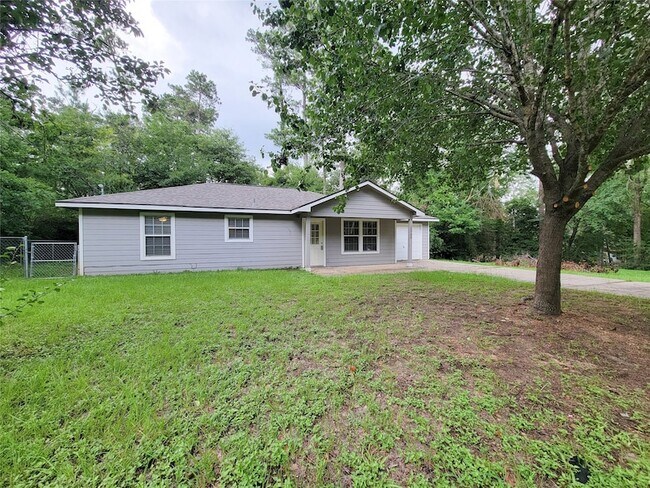 Building Photo - 12700 Royal Green Dr