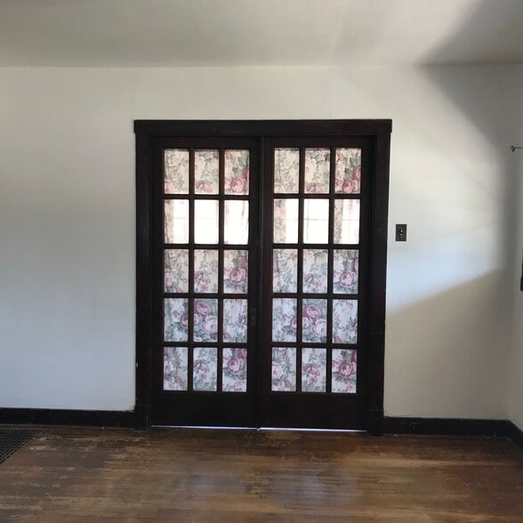 In the sun room - 1105 E 8th St