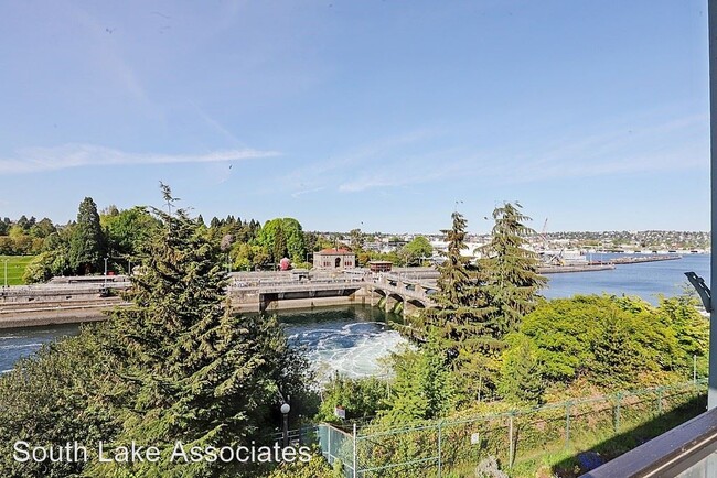 Building Photo - 2 br, 1 bath House - 3200 W. Commodore Way...