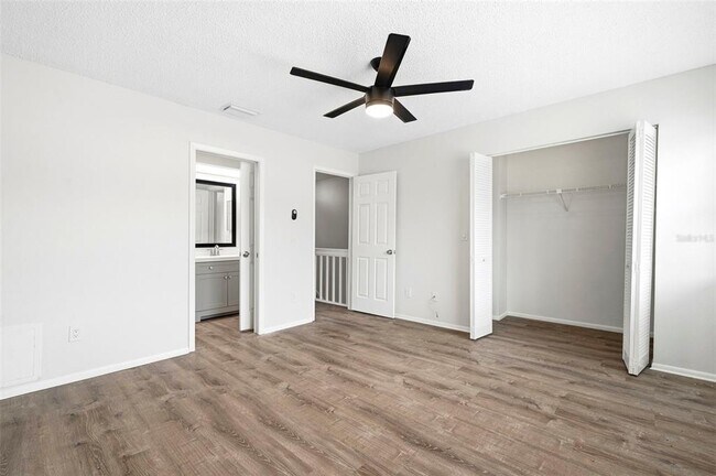 Building Photo - 2871 S Pines Dr