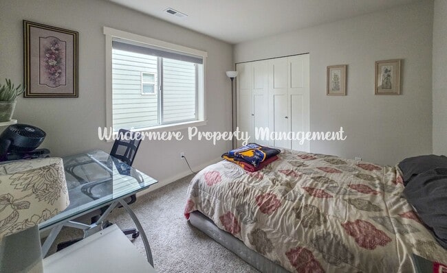 Building Photo - Gorgeous, Spacious 4 bed Home, CK Schools, LARGE fully fenced yard - A/C, close to trails and more!