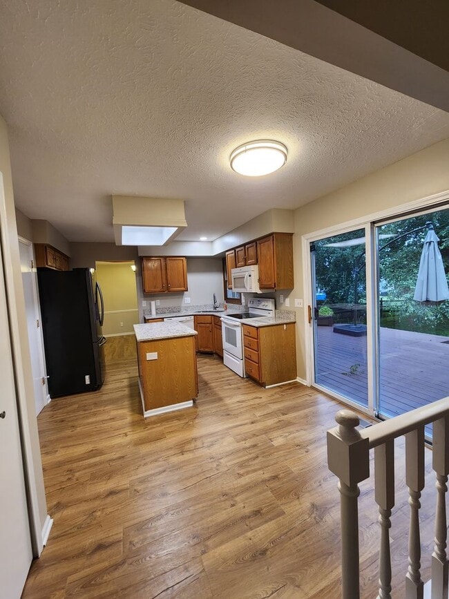 Building Photo - 4 Bedroom Home For Rent in Solon