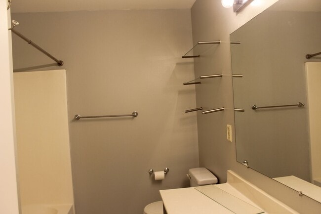 Building Photo - Great Rental Available in Chesterfield