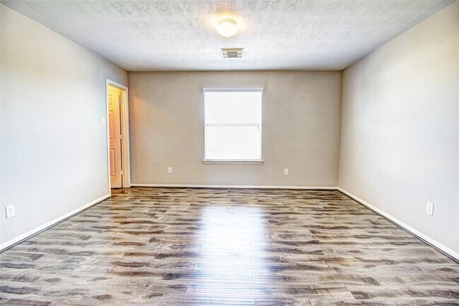 Building Photo - 17018 Midnight Sun Ln