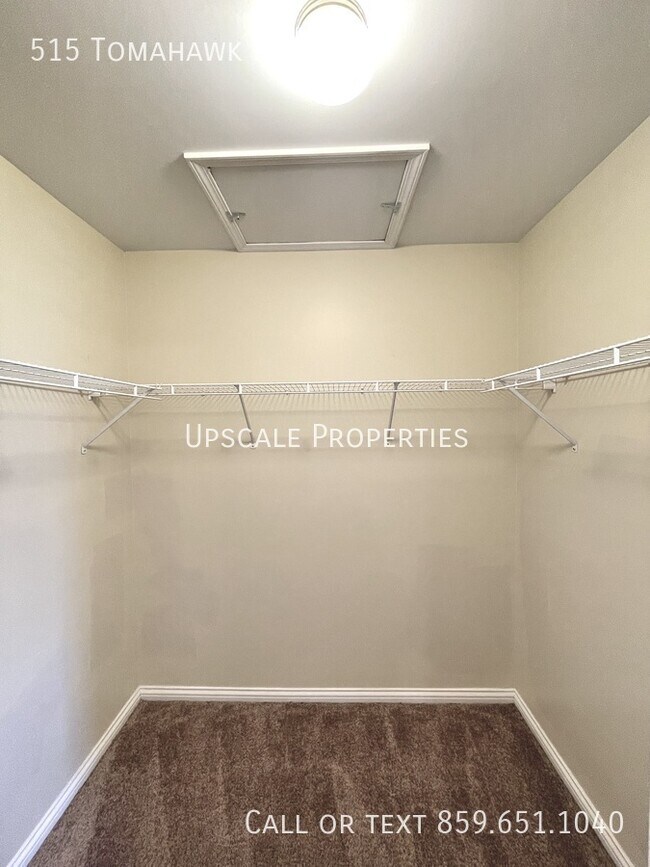 Building Photo - 515 Tomahawk Dr