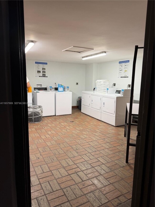 Building Photo - 8500 SW 133rd Avenue Rd