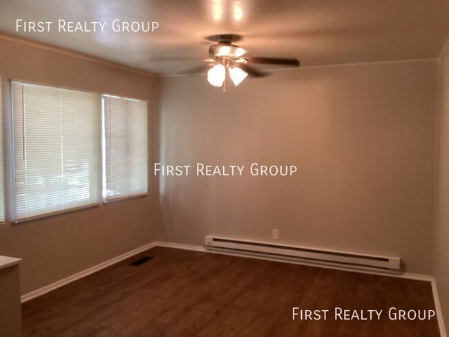 Building Photo - 4565 Gardendale-