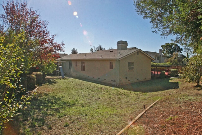 Building Photo - Single Story Evergreen Home at the Middle of a Cul-De-Sac!
