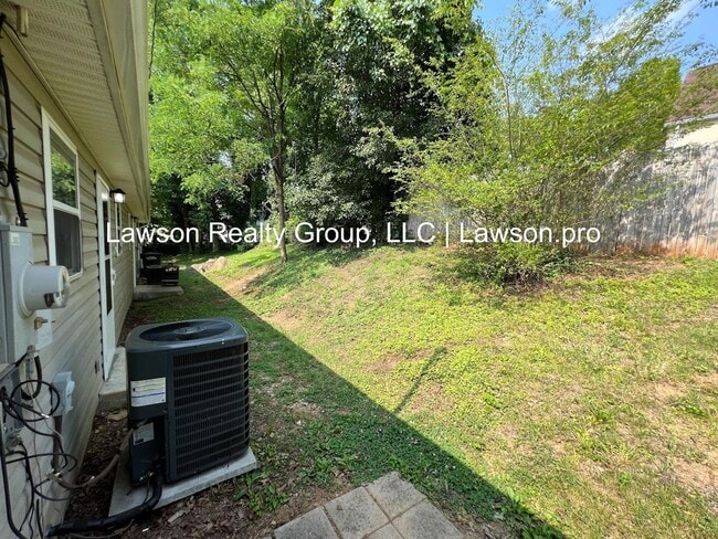 Building Photo - 7th St 306-8