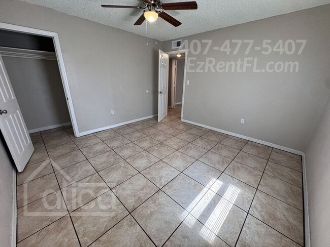 Building Photo - 906 S Holly Ave