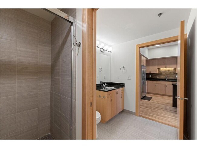 Building Photo - 740 Portland Ave