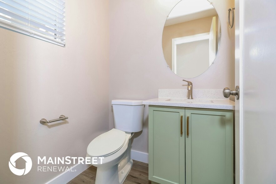 Building Photo - 12167 W Yavapai Ln