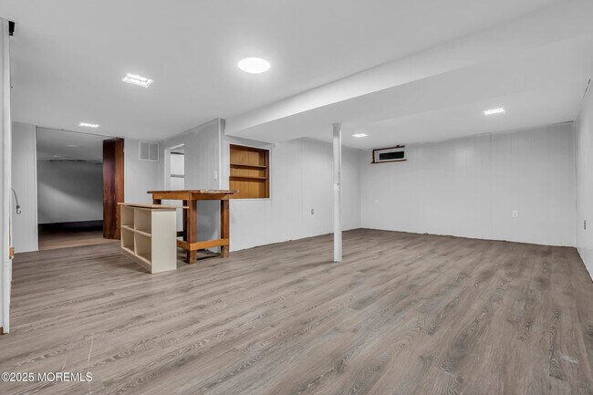 Building Photo - 22 Bryant Dr
