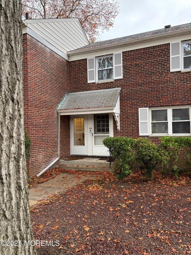 Building Photo - 169 Manor Dr