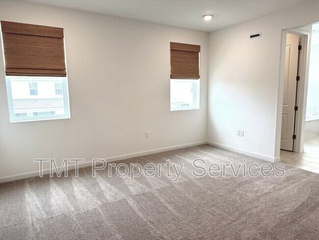 Building Photo - 10123 Blue Whale Wy