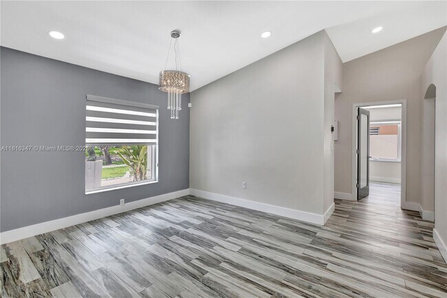 Building Photo - 13440 SW 17th Ct