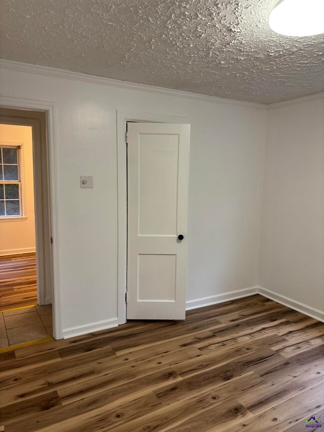 Building Photo - 122 Tinker Blvd