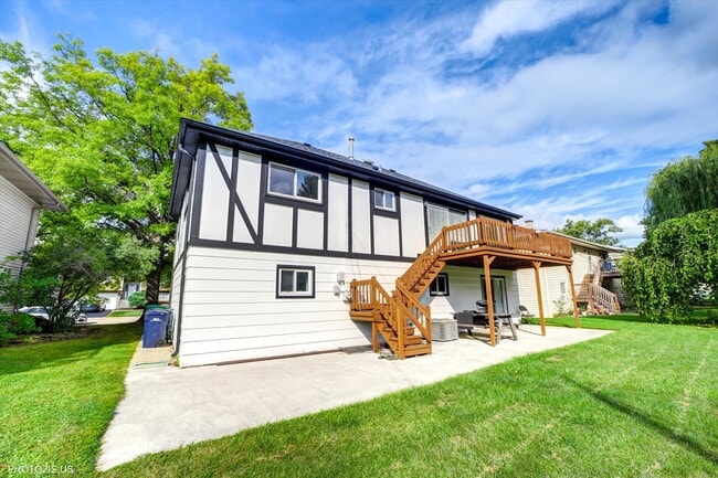 Building Photo - 14813 Holly Ct