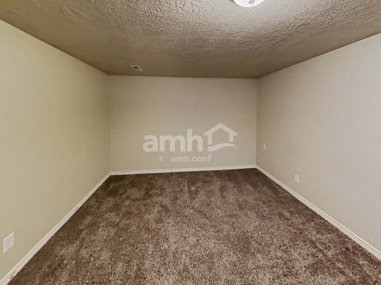 Building Photo - 6398 S Clover Creek Ln