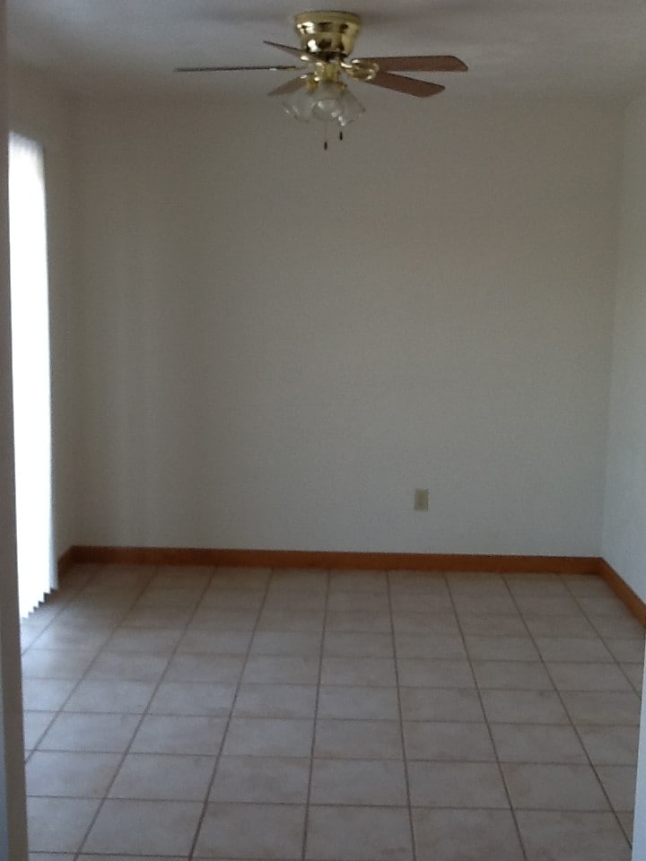 Building Photo - 833 Lowell Ave