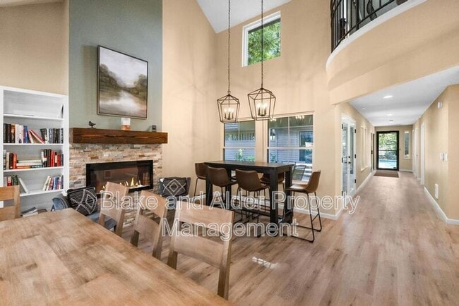 Building Photo - 4000 Carman Dr