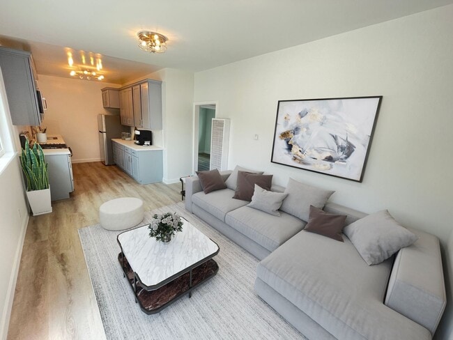 Building Photo - 4232 Lindblade Dr