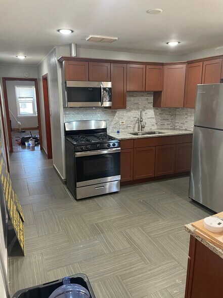 Building Photo - 7321 S Artesian Ave