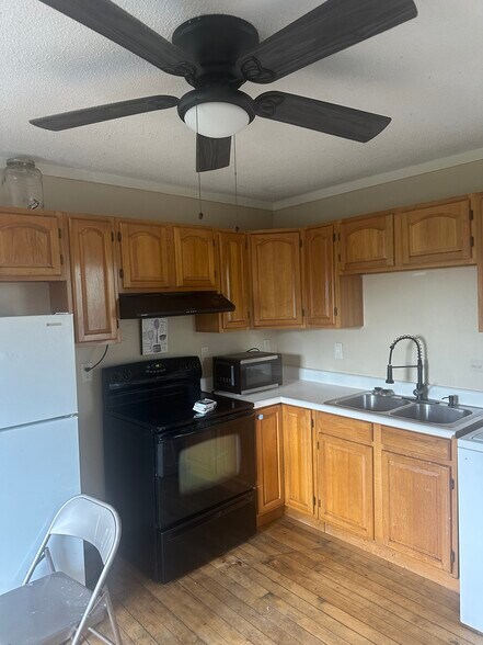 Building Photo - 407 Shasta St
