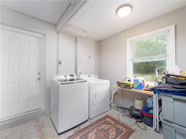 Building Photo - 244 Sherwood Ln
