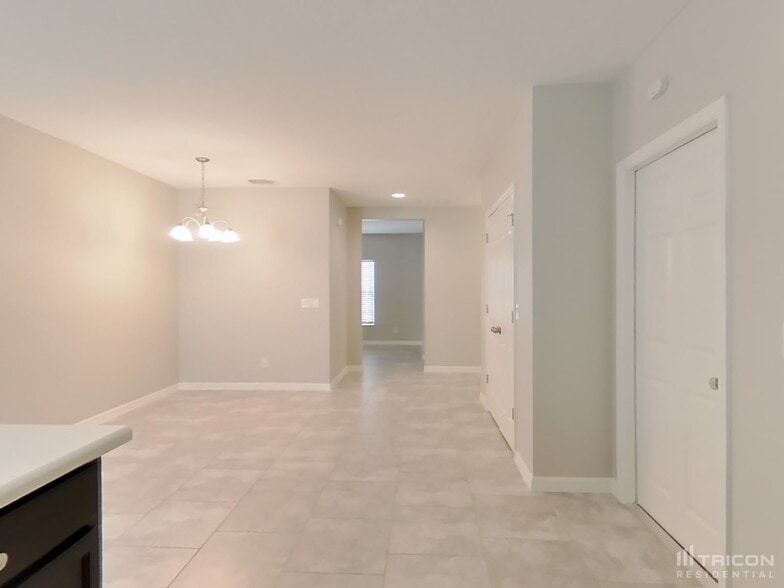 Building Photo - 34633 Salerno Cir