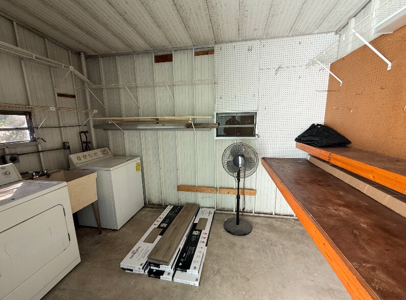 Building Photo - 204 52nd Ave Terrace E