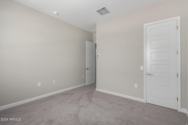 Building Photo - 10472 W Adam Ave