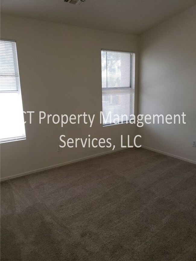 Building Photo - Cozy Two Bedroom Condo in Chandler!