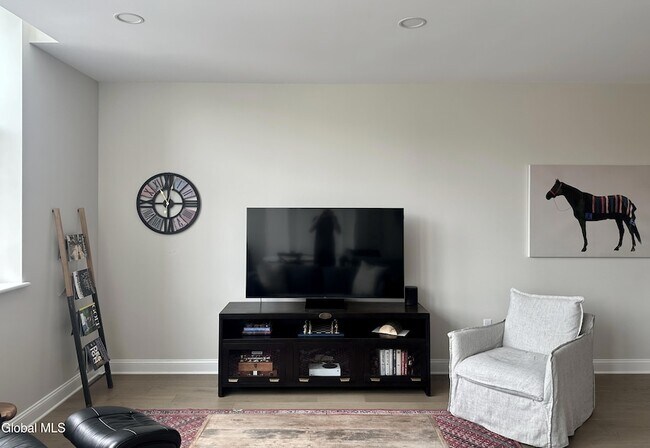 Building Photo - 77 Van Dam St