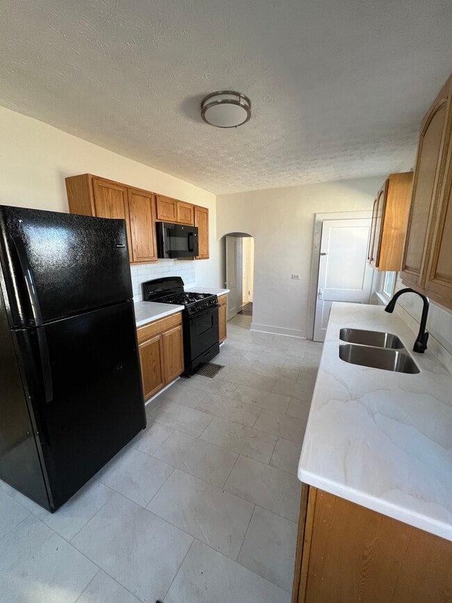 Building Photo - 449 E Brandeis Ave