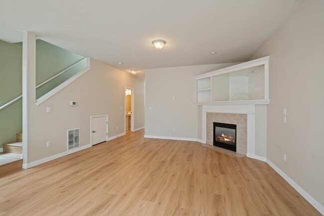 Building Photo - 17475 SW Jay St