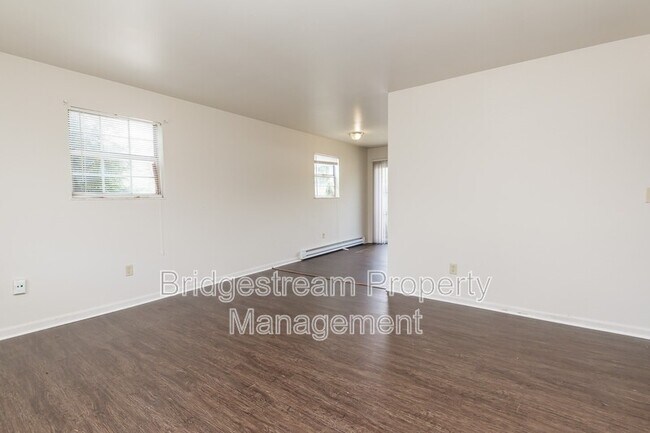 Building Photo - 4327 Powell Rd