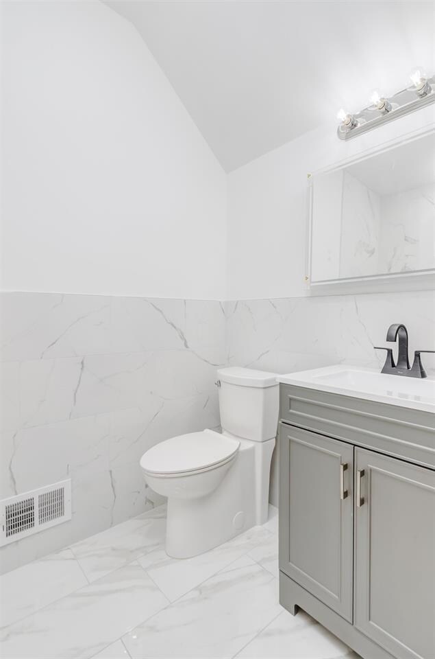 Building Photo - 85 Myrtle Ave