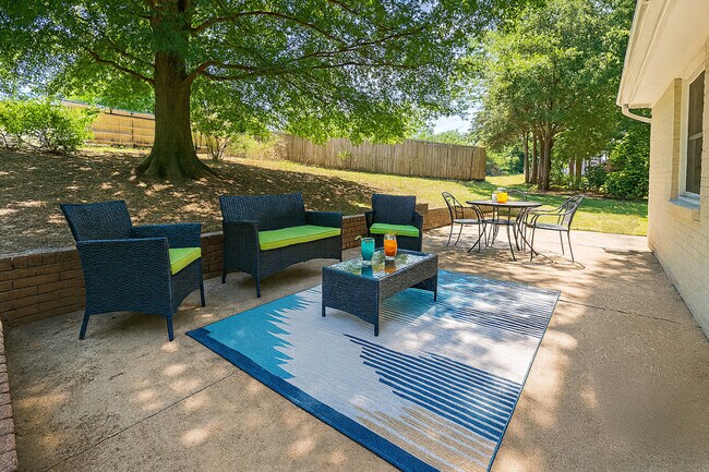 Building Photo - 8800 Nightingale Ln