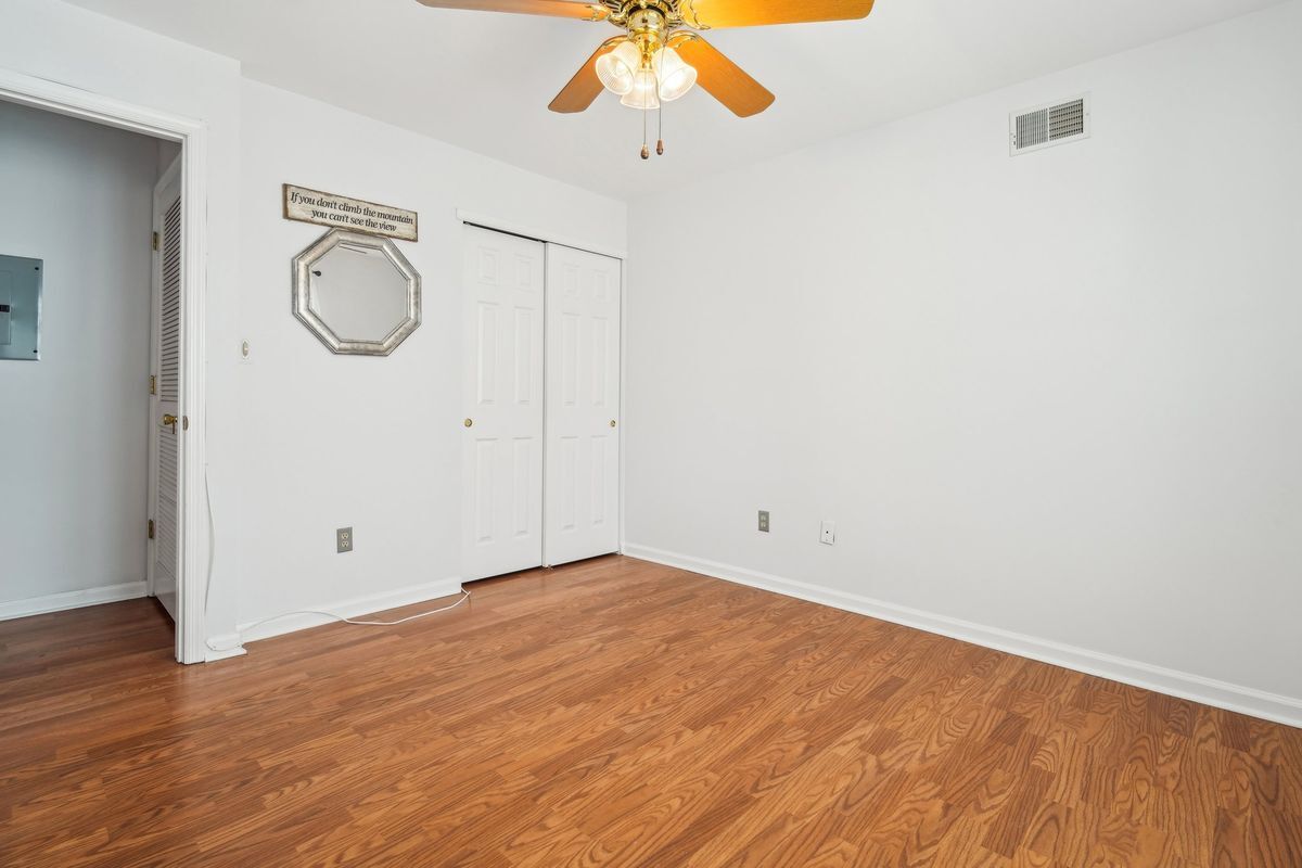 Building Photo - 95 Crestview Ln