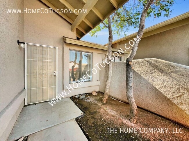 Building Photo - 3873 S Havenhurst Dr